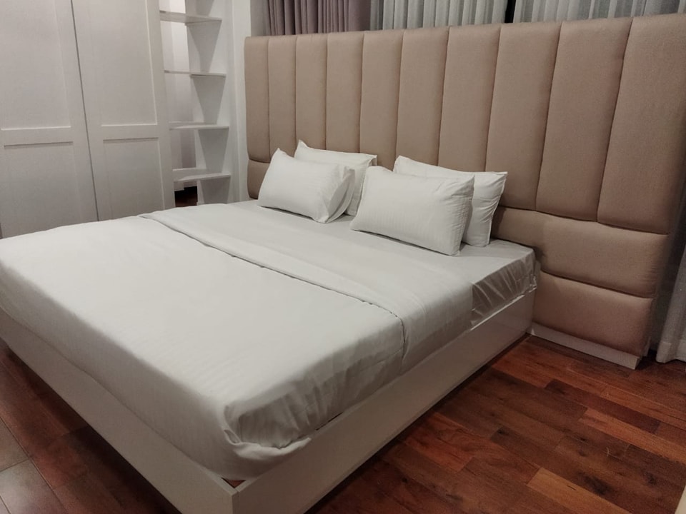 Mr. S. Wijeshingha : Twin Peaks Colombo 2, photo 2